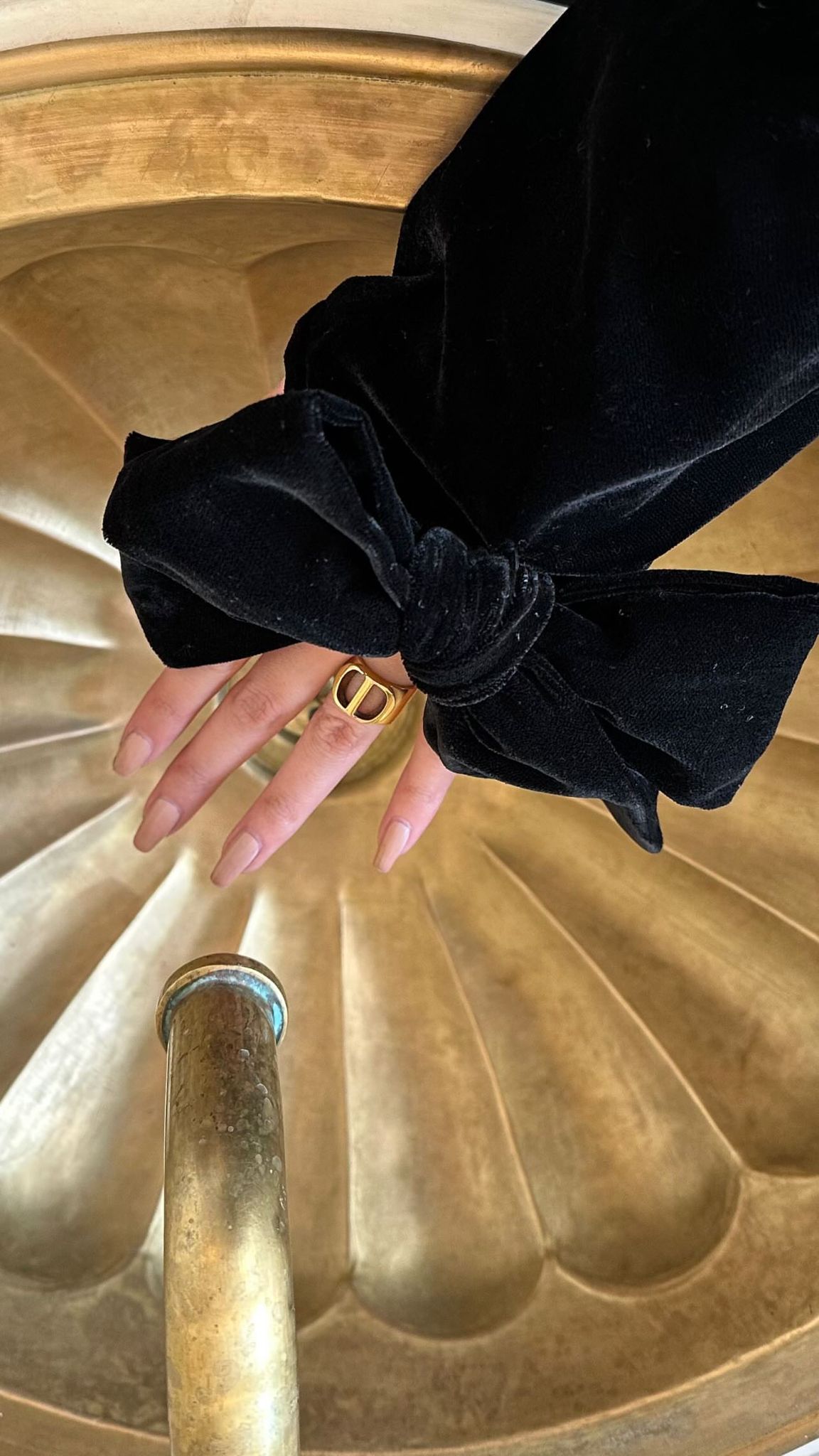 Bow Abaya